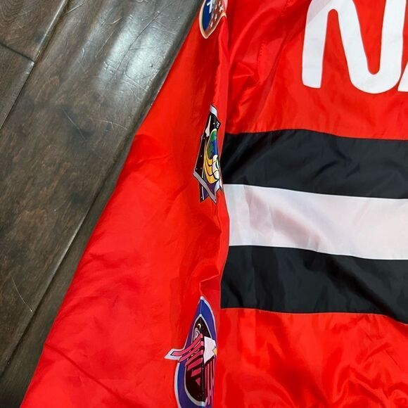 NASA crop rain jacket women’s large - Picture 6 of 7